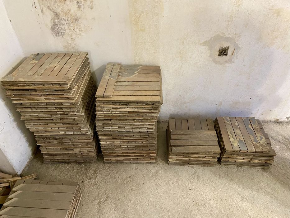Стар паркет масив дъб 25кв.м. + изрезки/подпалки 5кв.м.