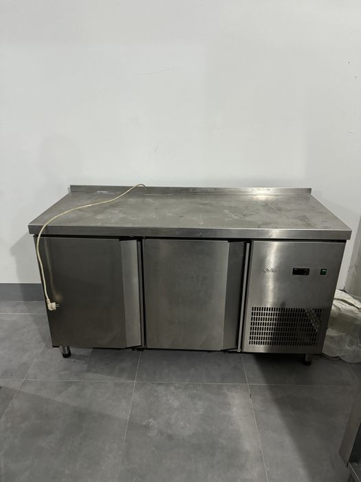 Холодильный стол