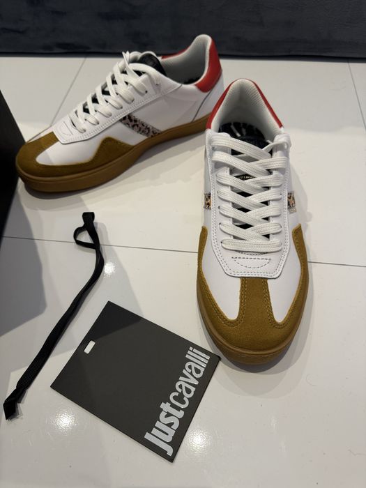 Нови обувки Cavalli