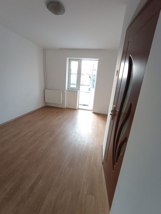 Vând apartament cu 2 camere