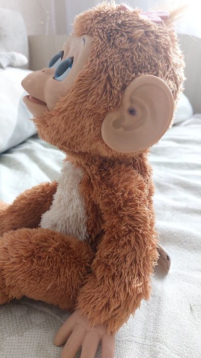 Обезьяна игрушка Хасбро интерастивная