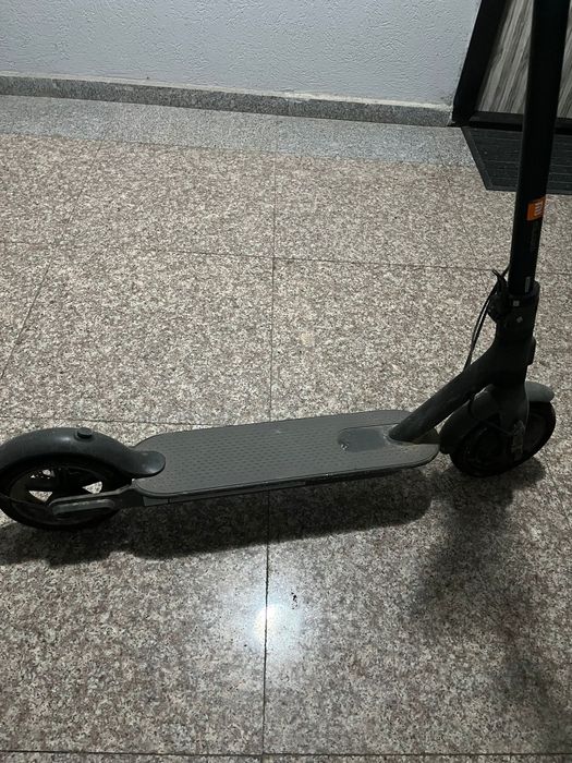Vand trotineta xiaomi  m365 pro urgent
