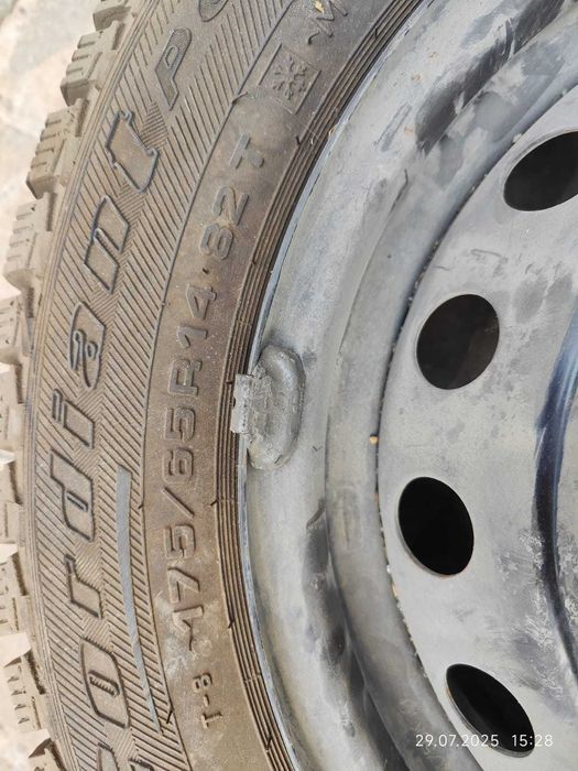 Зимние шины шипованные с дисками 14