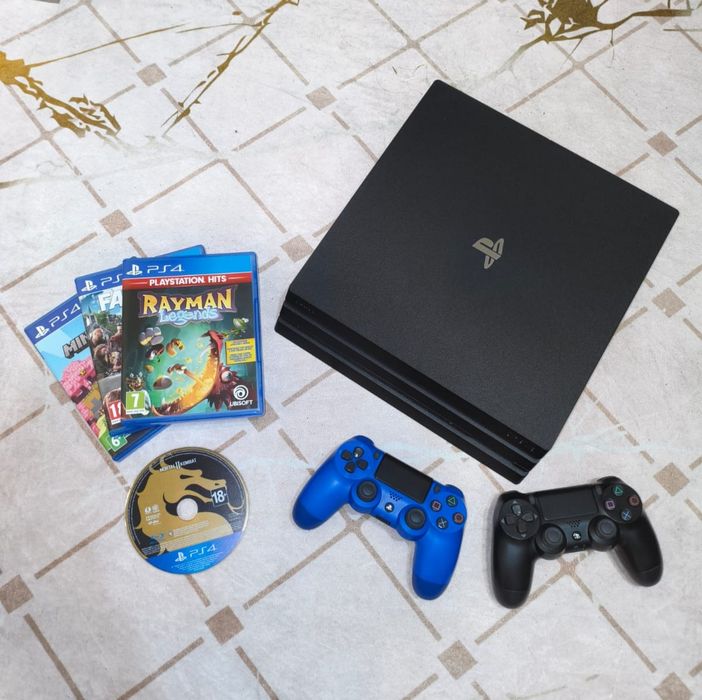 PS 4 PRO в идеальном состоянии