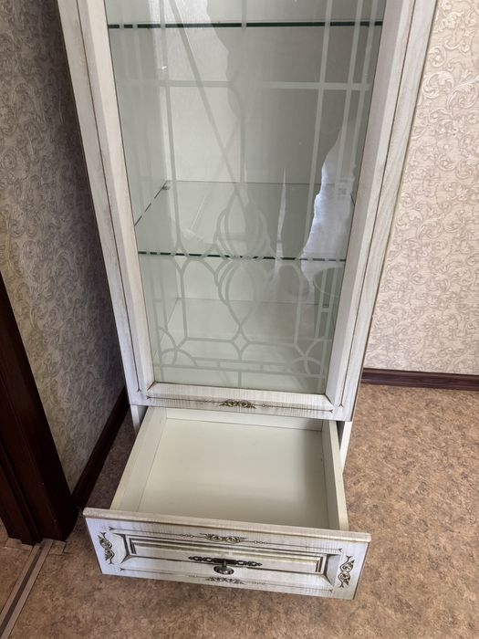 Сервант для посуды есть дефект можно исправить