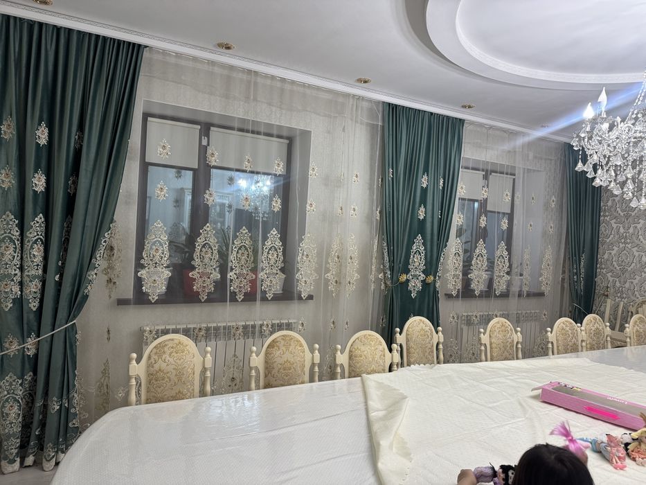 Продаю велюровые шторы с тюлем