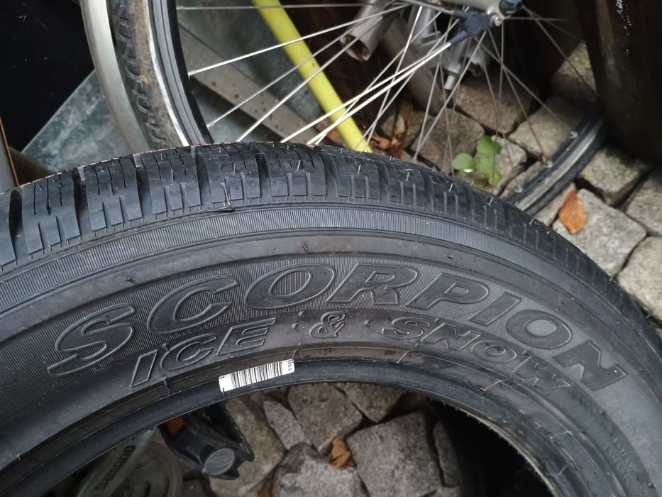 Чисто нова зимна гума Pirelli Scorpion 235 60 18