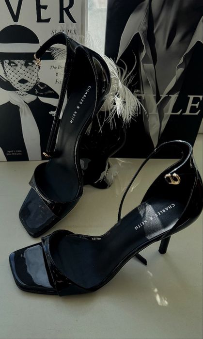 Босоножки Charles & keith
