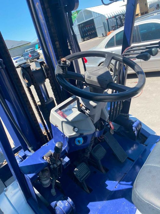 Вилочный погрузчик Komatsu 3 T