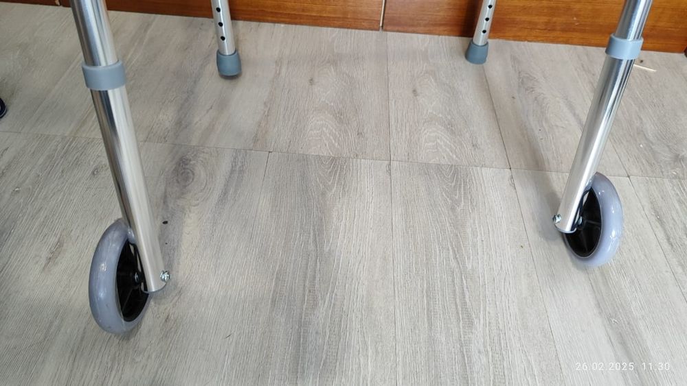 Ходунки для  инвалидов