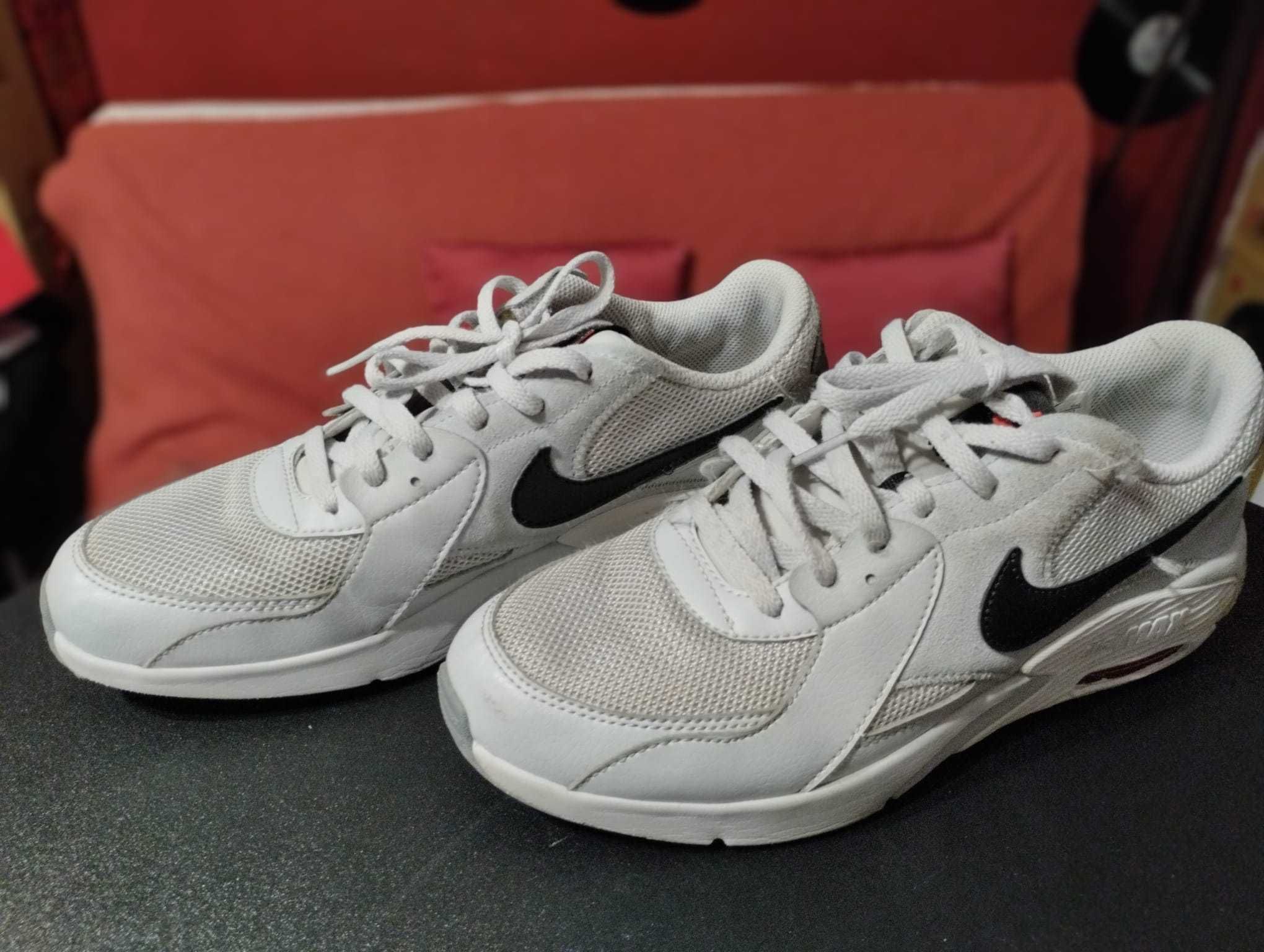 Second hand nike hot sale air max