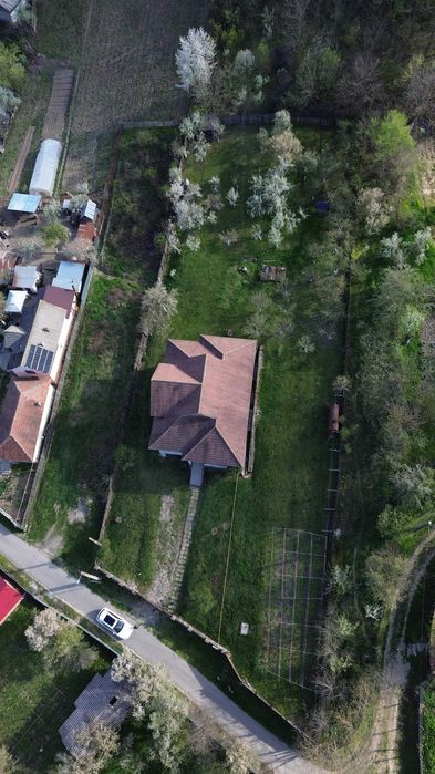 VILĂ ca-n povești situată într-o OAZĂ de VERDEAȚĂ