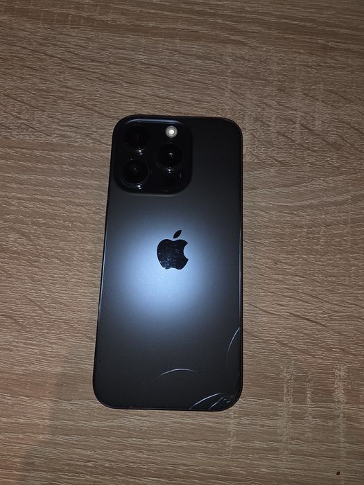 Iphone 15 PRO 87% baterie