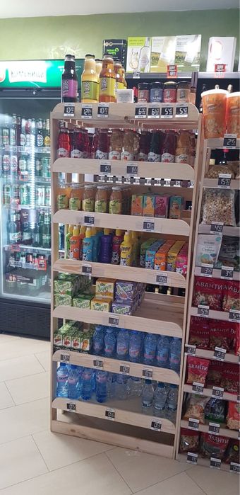 Дървени стелажи за заведения и магазини