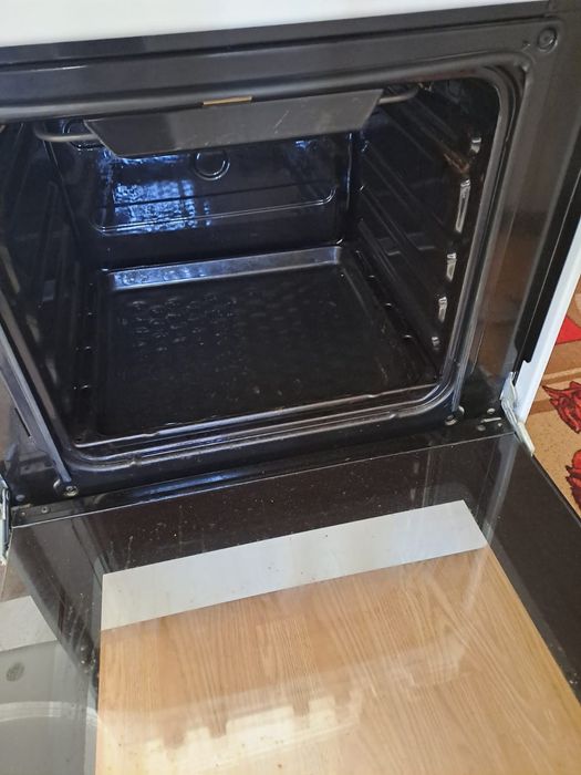 Продам электроплиту б/у