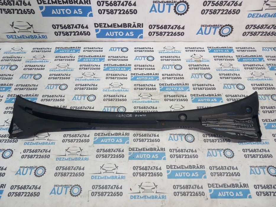 Grila ansamblu stergatoare Fiat Grande Punto