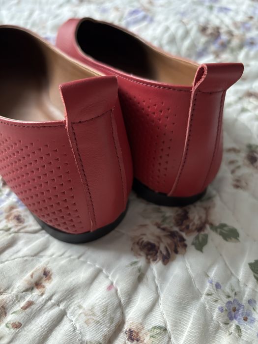 Балетки красного цвета