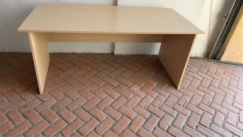 Birou 170x 80 culoare deschisa