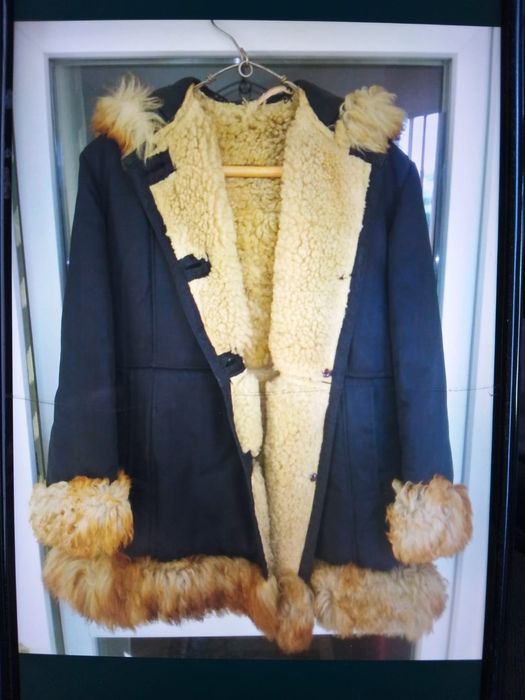 COJOC DE DAMA
stare - NOU, nepurtat
marime - XL
, culoare bleumarin. P