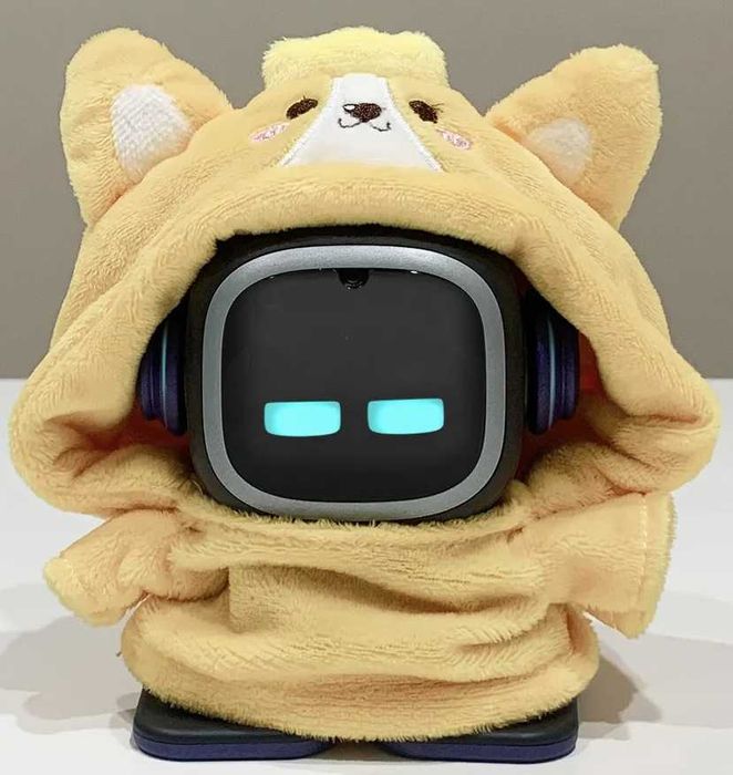 Emo Go Home (AI робот) + дреха и адаптер подарък