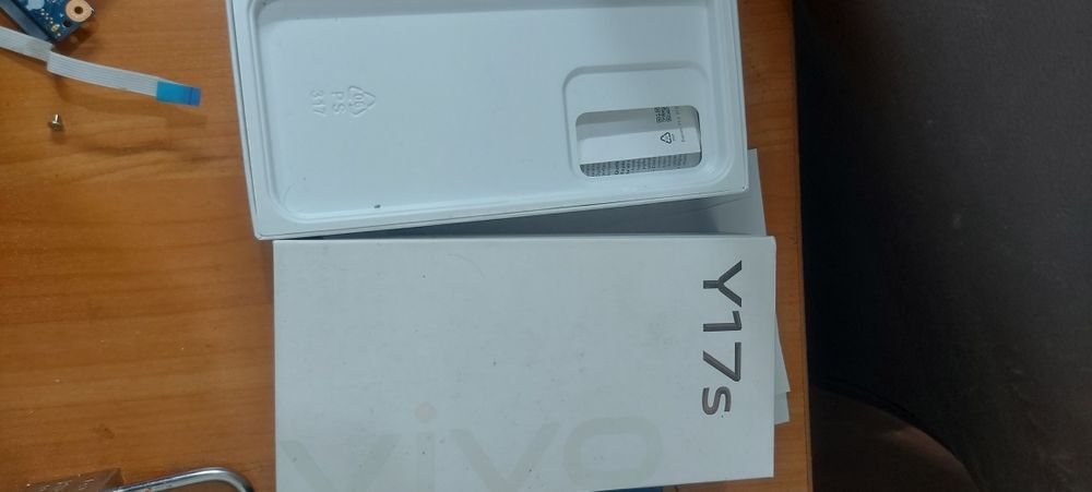 Продам VIVO y17s 128 гиг