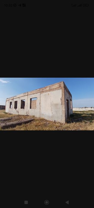 Molxona (Tovuqxona) Sotiladi.