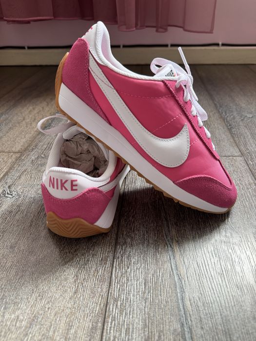 Дамски НОВИ маратонки Nike Pacific розови