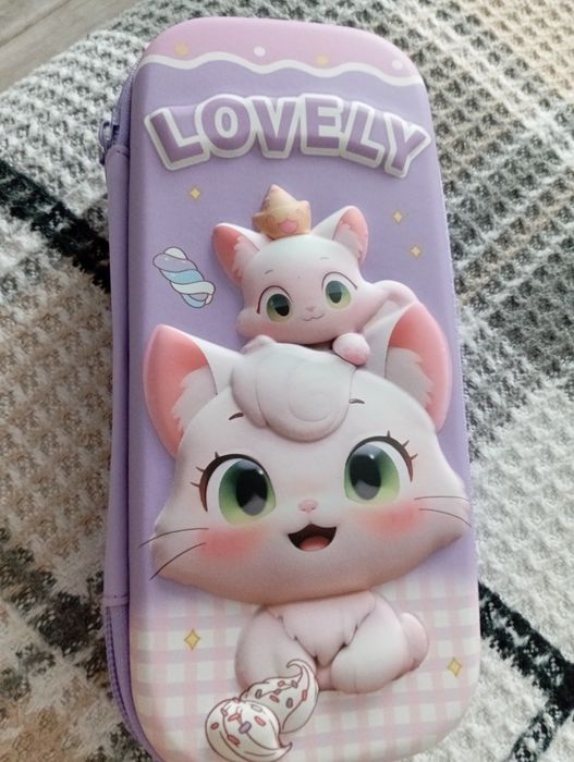 Продам пенал  красивый фиолетовый с котиками