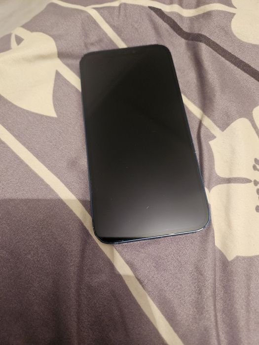 Продам iphone 12 айфон