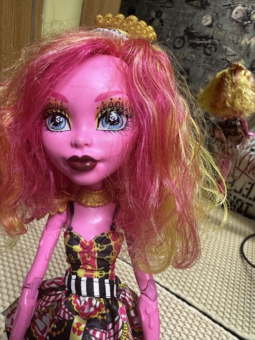 Продам куклу монстр хай!