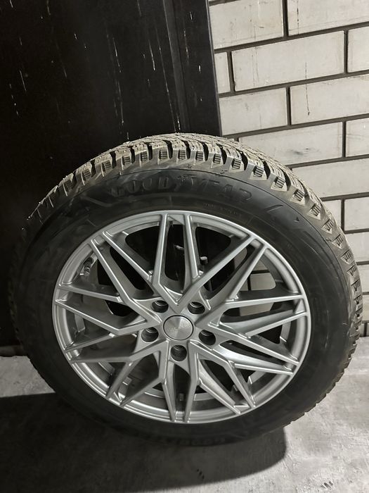 Продам диск с резиной