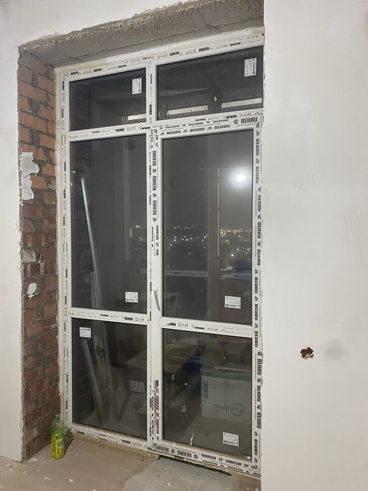 Продам пластиковый дверь