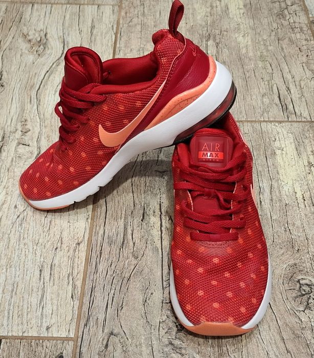 NIKE Дамски маратонки-номер 39