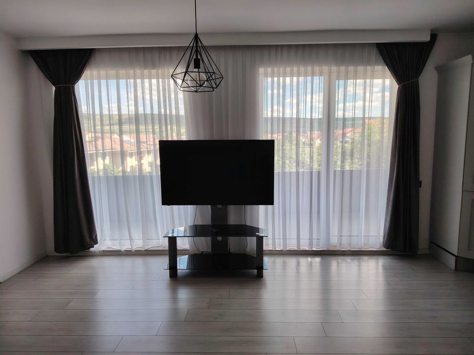 Închirierz apartament 2 camere openspace