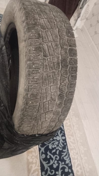 Продам колеса 2 зимних и 2 летних колес