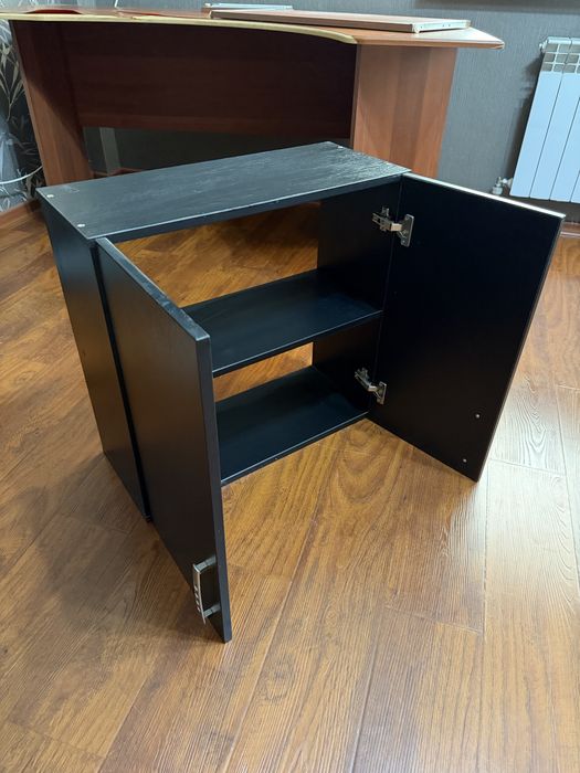 Подвесной шкафчик