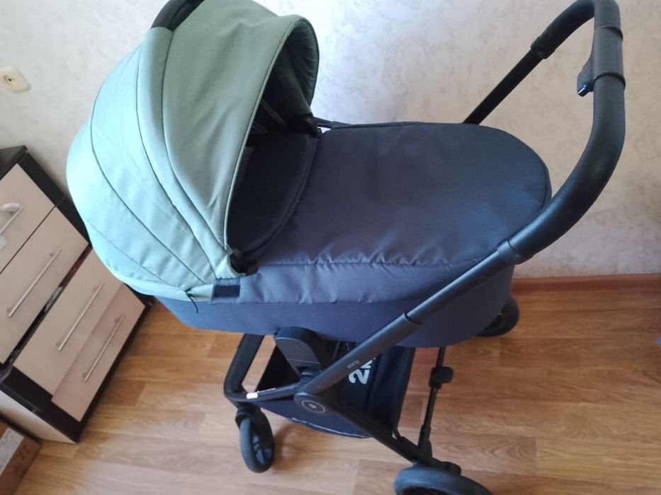 Детская коляска универсальная