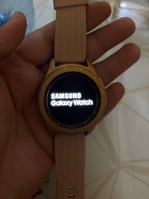 Samsung Galaxy Watch 42mm Rose Gold – Почти нов!