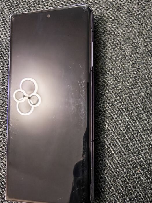 Honor Magic V2 cu defect