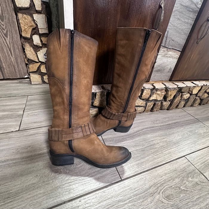 Продавам дамски еко  ботуши