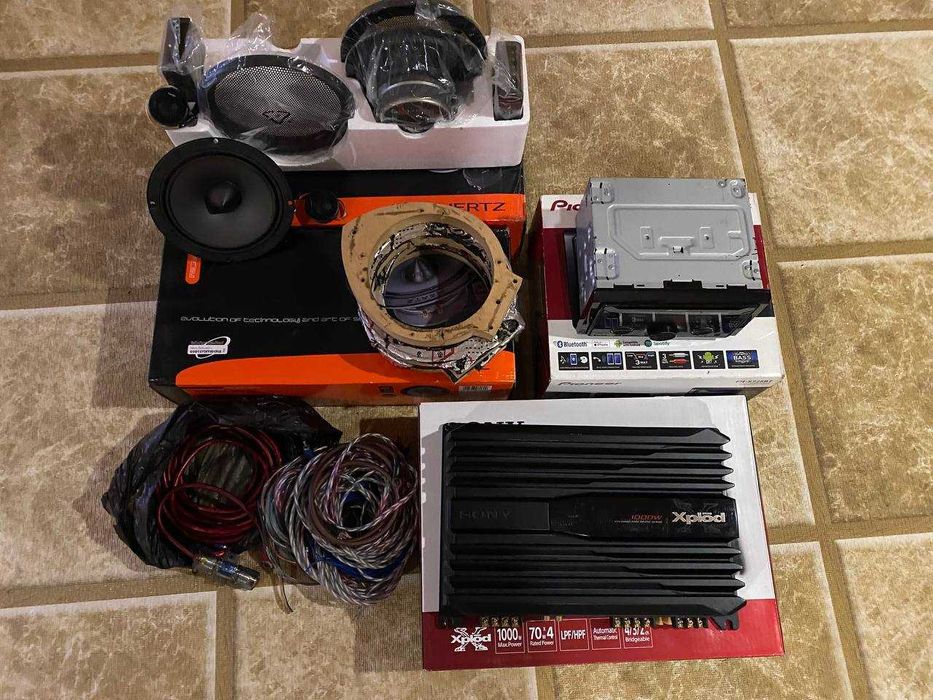 Pioneer fh-s725bt (Original) , Hertz ck 165 , Sony xm-n1004