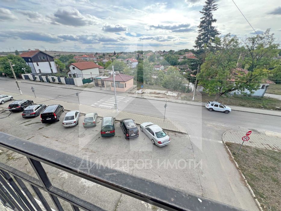 Продава двустаен апартамент готов за живеене - гр. Вълчи дол. Център.