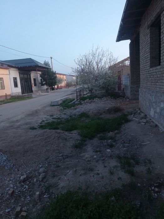 Narpay sentrdan hovli sotiladi