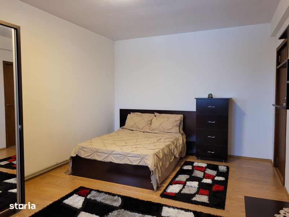 Apartament 3 camere, ultracentral Caracal, 85 mp, parcare acoperită