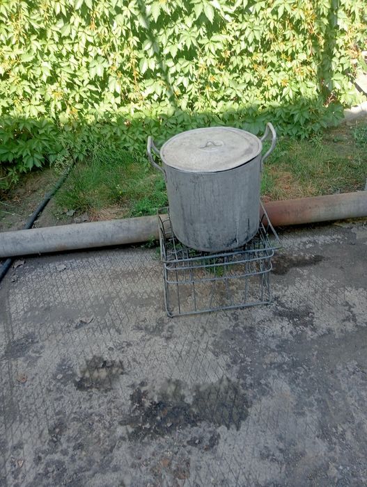 Продам кастрюлю, бак.
