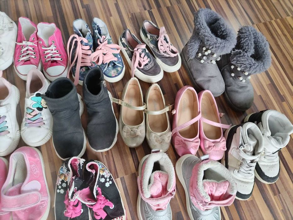 Детски обувки от 24н.до 27н.Разпродажба всичко по 5 лв.