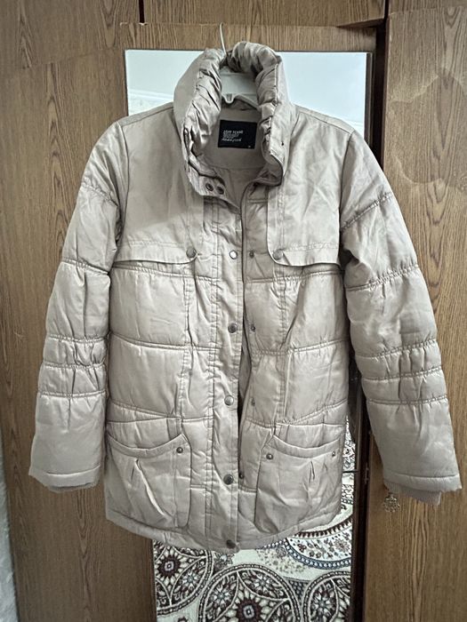 Продаются пальто и куртки по 100 тыс