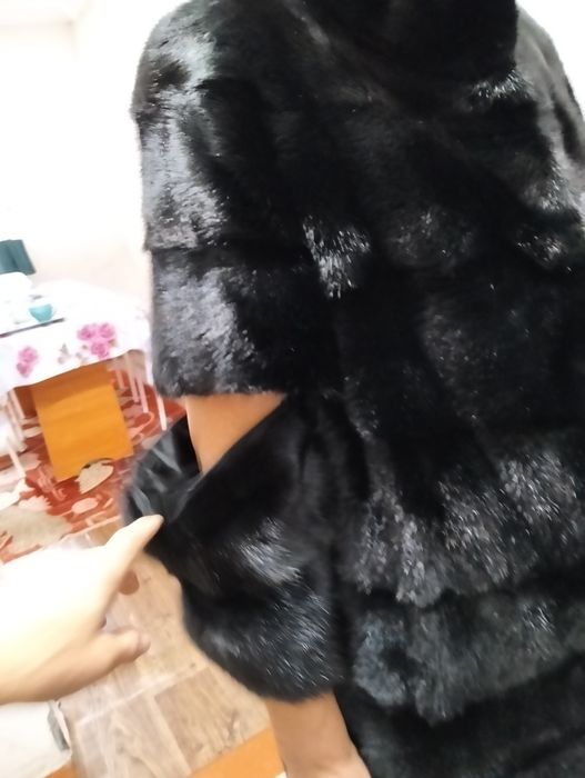 Натуральная шуба. Воротник-стойка.