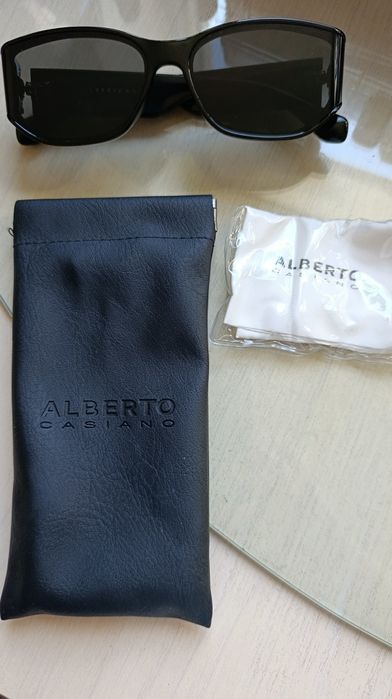 Очки солнцезащитные черные