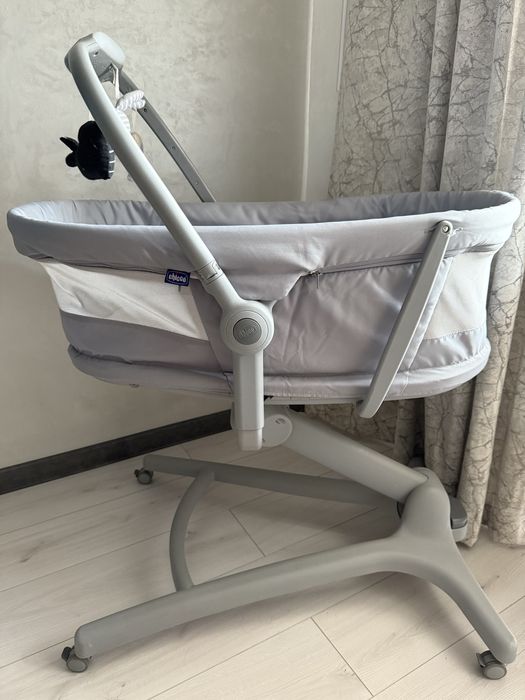Продам (стульчик-люлька) chicco baby hug 4 B 1